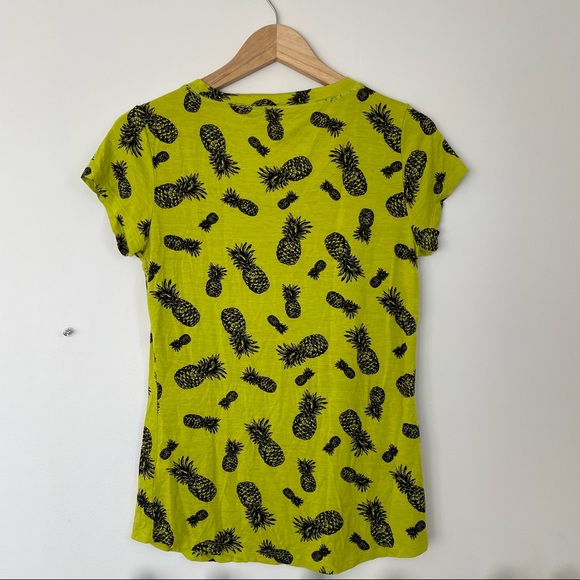 🔶2/$10🔶 Sz L Cupid Pineapple Shirt - Picture 6 of 6